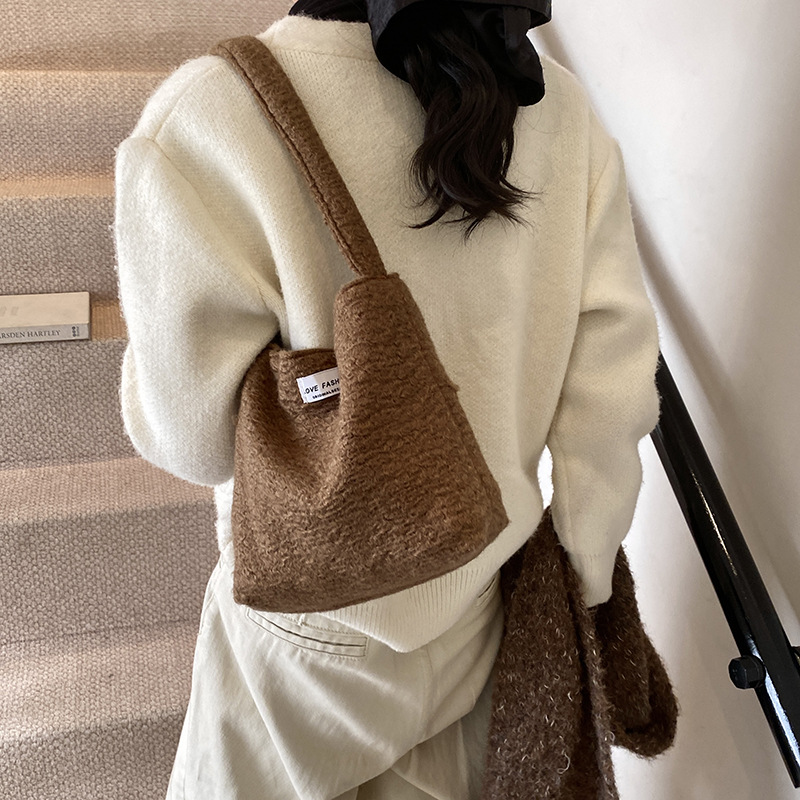 Invierno lana coreana 2024 nueva moda alta sensación de lujo ligero bolso brazo bolso de hombro bolso de mujer