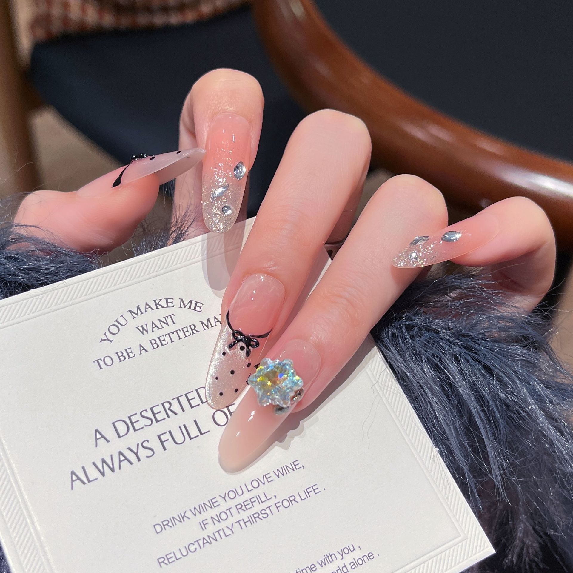 Puros deseos de usar uñas hechas a mano de nuevo estilo mariposa ondulado punto cuadrado temperamento suave blanqueamiento estudiante de manicura avanzada dulce y cool