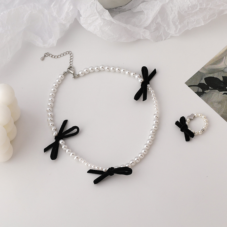 Velvet Bow Pearl Necklace display picture 7