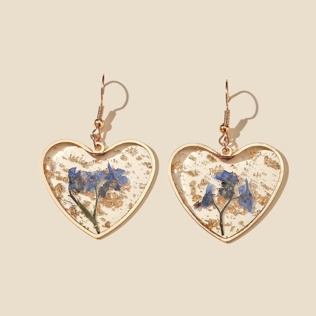 Oversized Sculptural Clear Acrylic Clip-on Earrings Modern Style_voghion.com