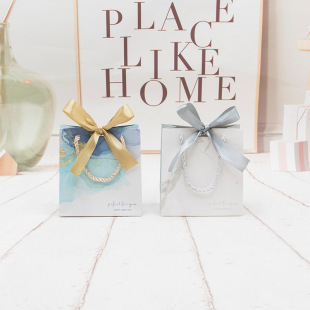 Small gift bag Korean small fresh bag packaging gift birthday children's day for men and women portable paper bag hand gift hot