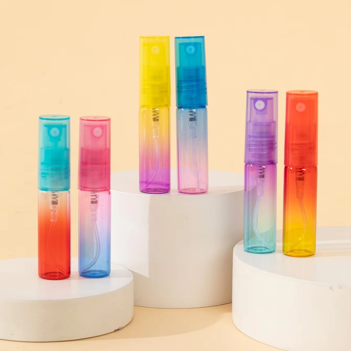 5ml botella de perfume de vidrio de color cabeza de la bomba de prensa pequeña botella de pulverización ultra-fina botella de aerosol botella cosmética líquida