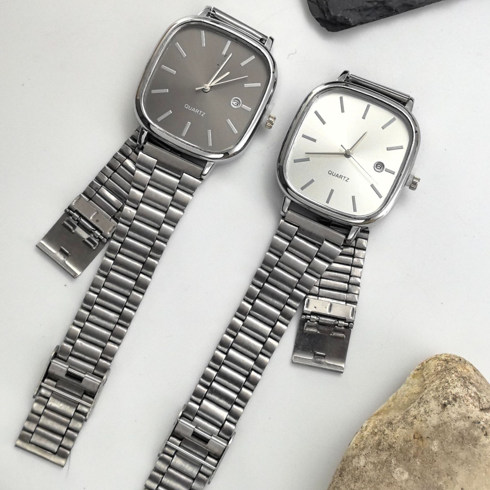 Foreign Trade Cross-Border Steel Band Watch Retro Silver Real Calendar Square Watch High-End Men's and Women's Commuting Gold Brick Quartz Watch