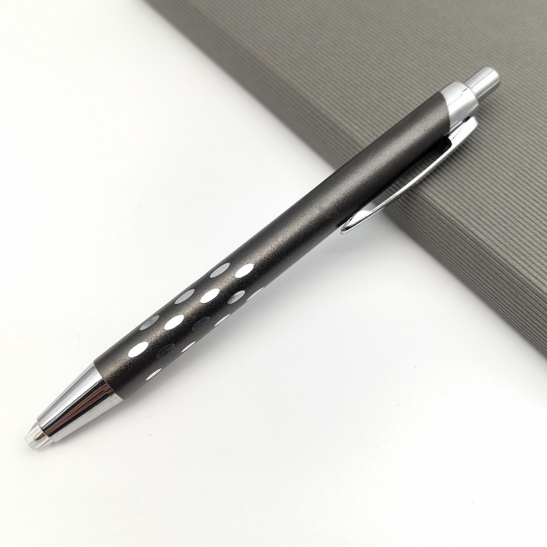 Creativo pulsar metal pinza de lámpara 24 orificios anillo esmerilado metal lápiz de bola logotipo láser punta de lápiz brillante