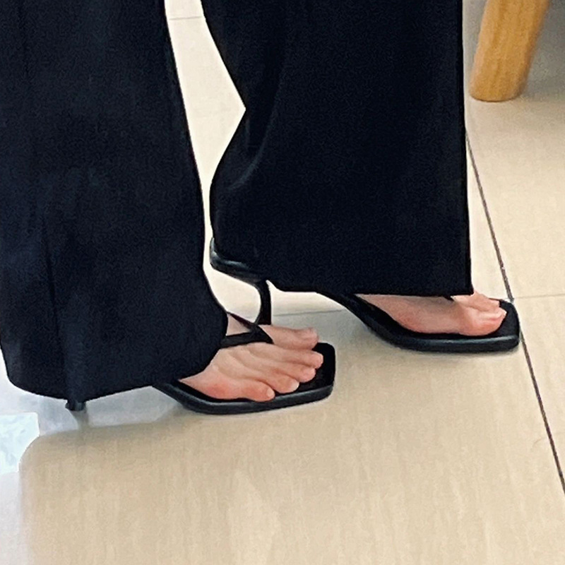 Black High-heeled Flip-flops Women's Summer Outwear Thin-heeled Square-toe Sandals Black High-heeled Flip-flops Women's Summer Outwear Thin-heeled Square-toe Sandals