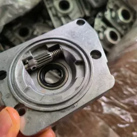 油锯;割草机;其他园林工具