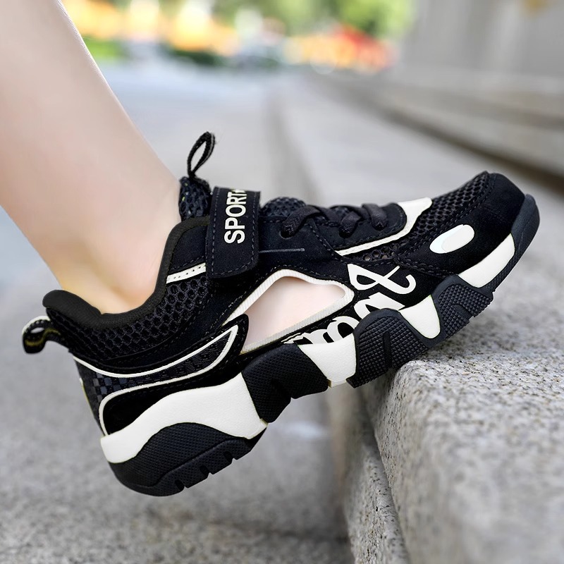 Boys' sandals 2024 new summer children's mesh breathable bag head sneakers for large children to wear beach shoes