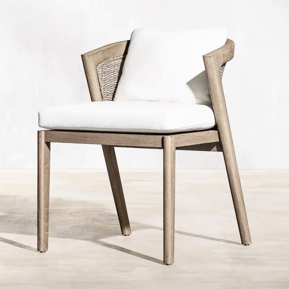 Mesas y sillas de teca de madera maciza nórdica Patio Villa Balcón Al aire libre Jardín al aire libre Hotel Silla de ratán de ocio de teca anticorrosiva