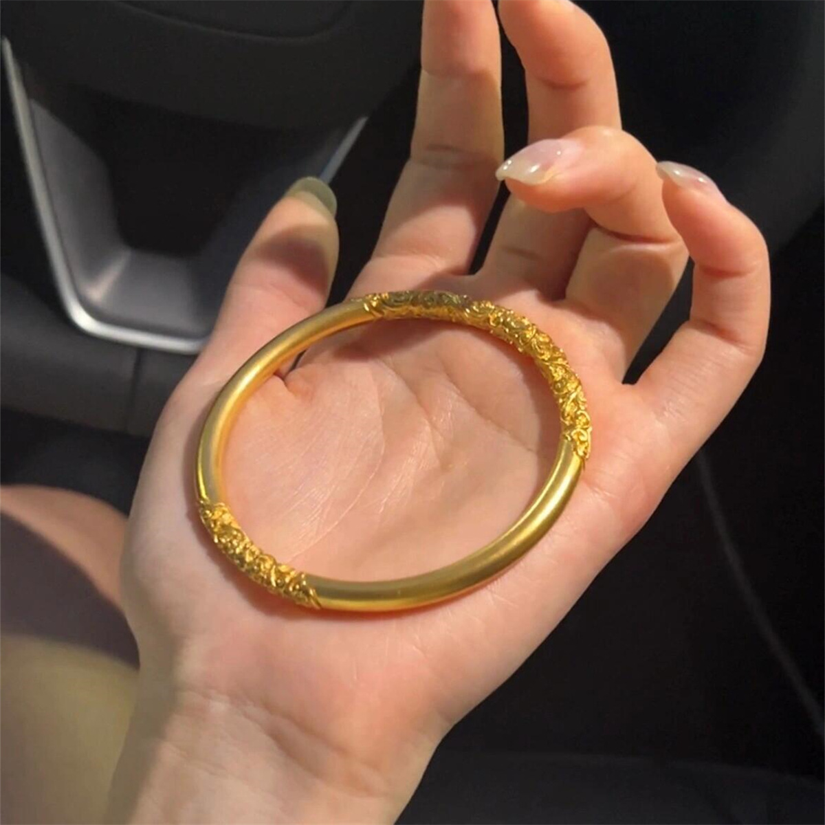 Sophisticated bracelet
