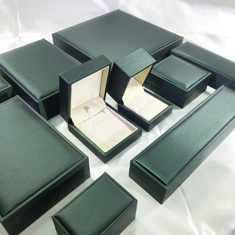 内真丝布绿色拉丝pu皮首饰盒珠宝包装盒戒指项链盒珠宝饰品盒现货