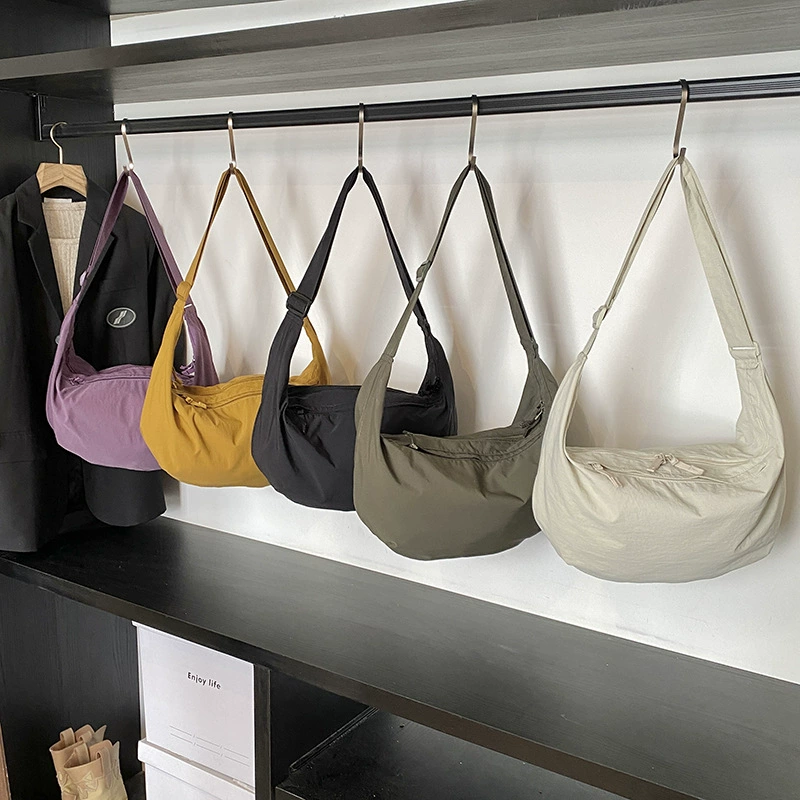 Capacious one-shoulder bag for leisure, shoulder bag, Korean style