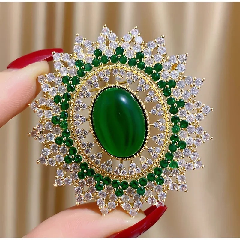 Luxury Green Crystal Brooch Palace Style Elegant Women's Pin Cheongsam Jacket Matching Jewelry Decoration in Stock