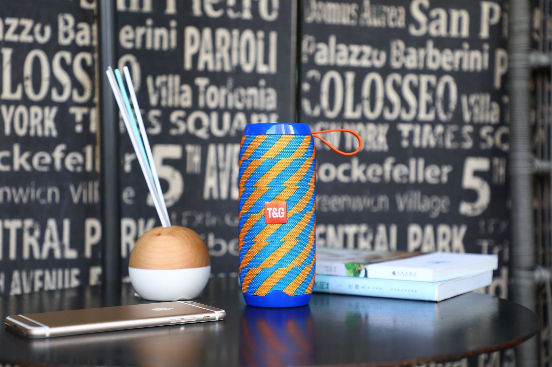 Transfronterizo nuevo TG106 altavoces Bluetooth tarjeta de enchufe impermeable computadora sonido portátil subwoofer altavoces deportivos