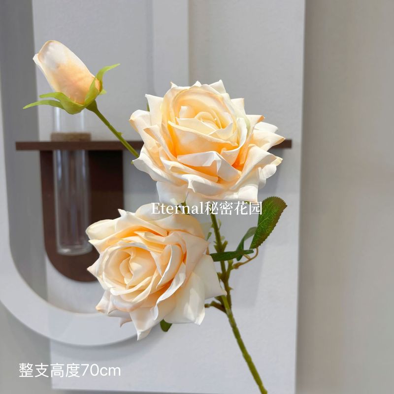 3頭のカローラのバラのシミュレーションモランディ系の結婚式の装飾の造景の偽の花の家の装飾の撮影の道具|undefined