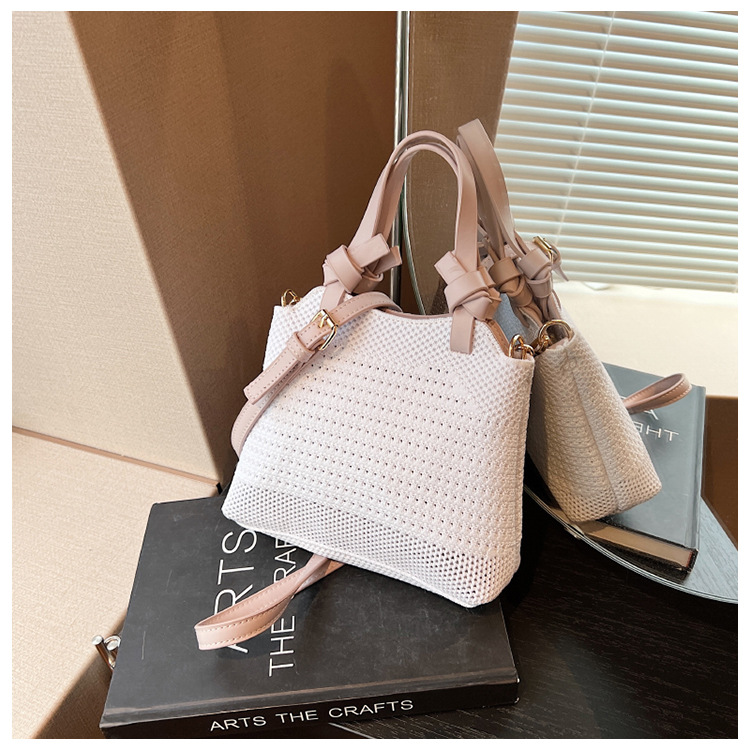 Woven with high aesthetic value, 2023 new vegetable basket bag, Korean chip niche, forest style mesh hollowed out_voghion.com