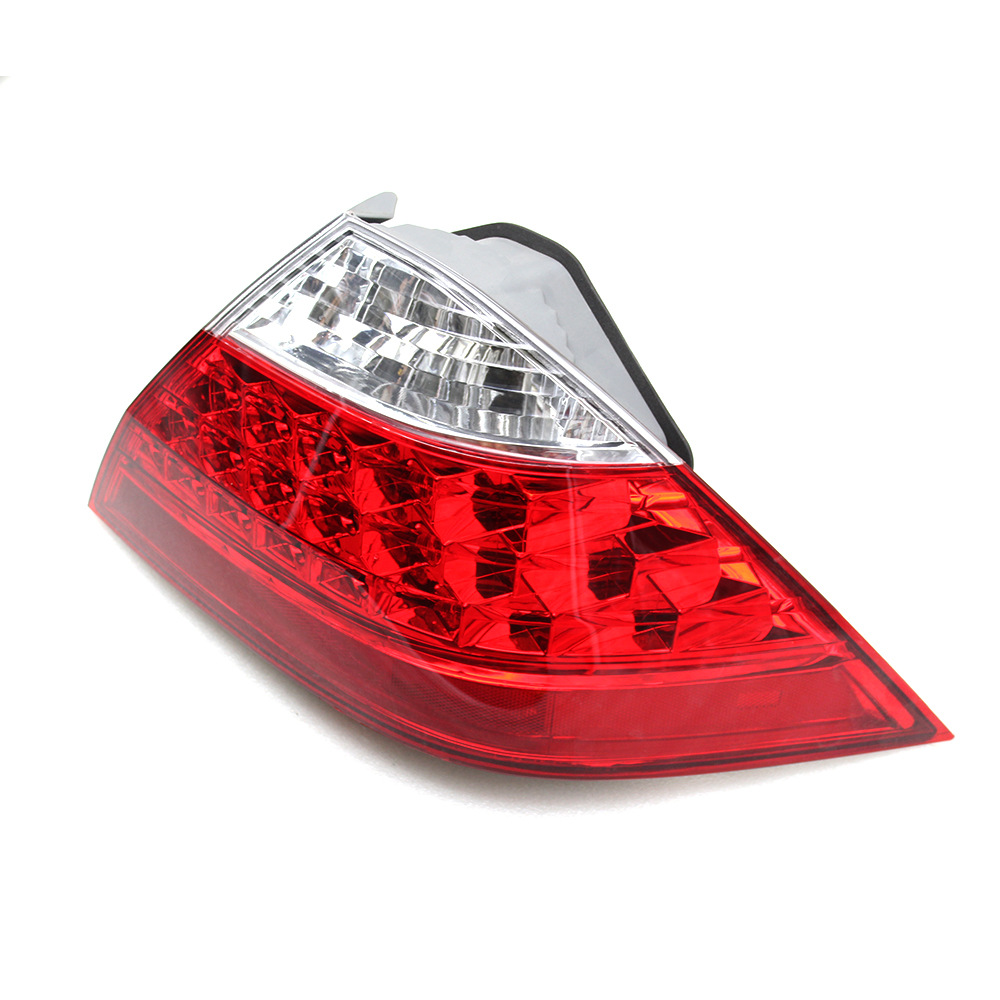 Suitable for 2006-2007 Model 7.5Th Generation Accord Sedan Rear Tail Light Semi-Assembly Brake Light Turn Signal Light