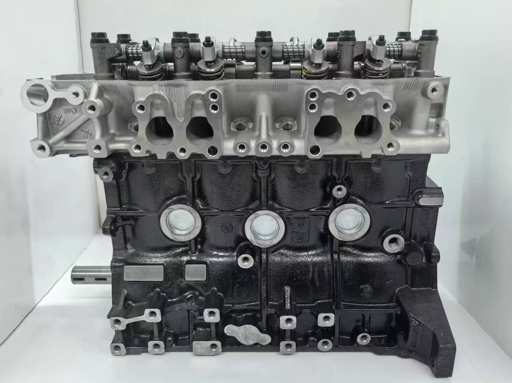 Suitable for Toyota Hiace Hilux 22R Engine, Cylinder Head and Cylinder Block Assembly, Brand New Domestically Produced, with One Year Warranty
