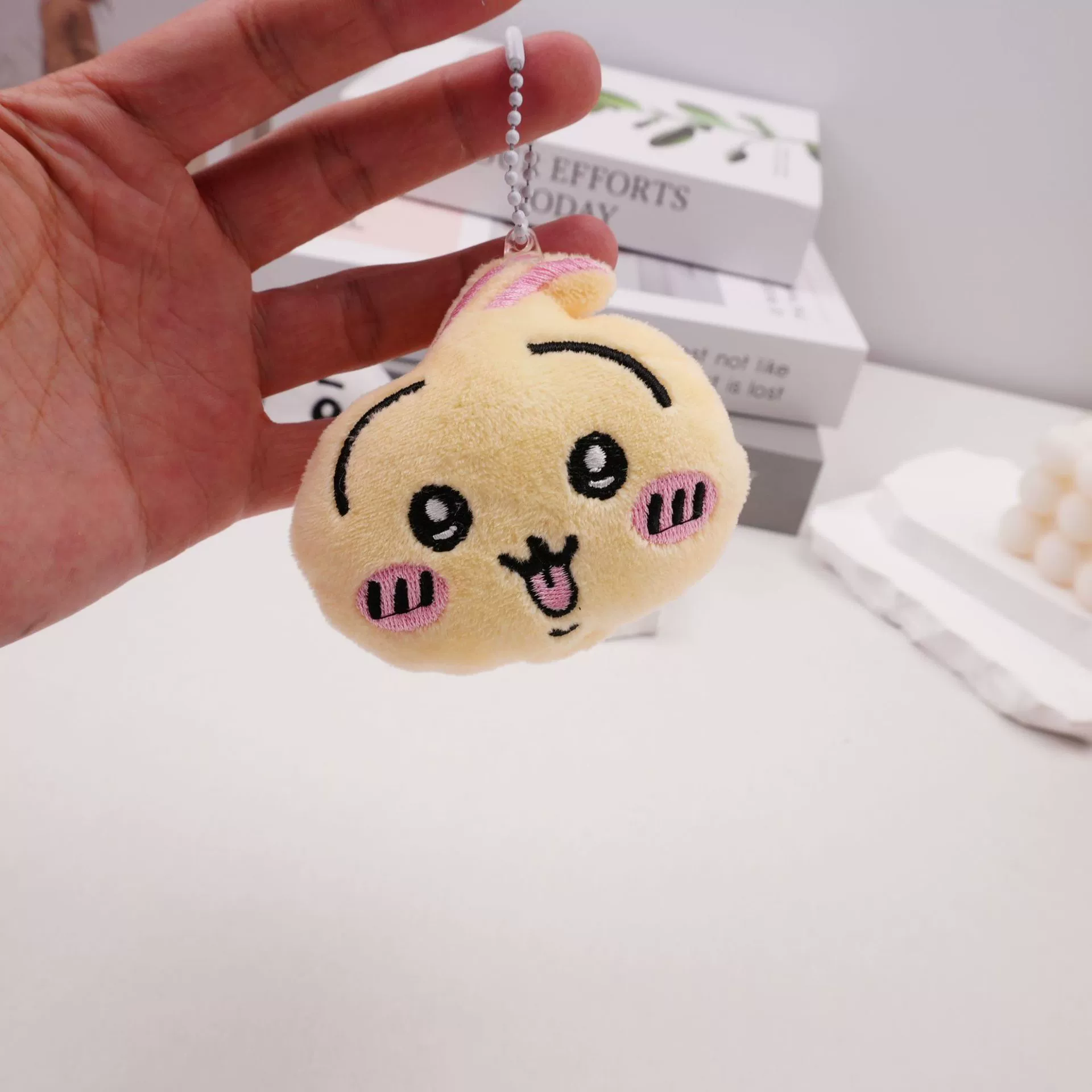 Мягкий брелок (Chiikawa) Squeak медвежонок Usagi, 6,4 см, подвеска на рюкзак