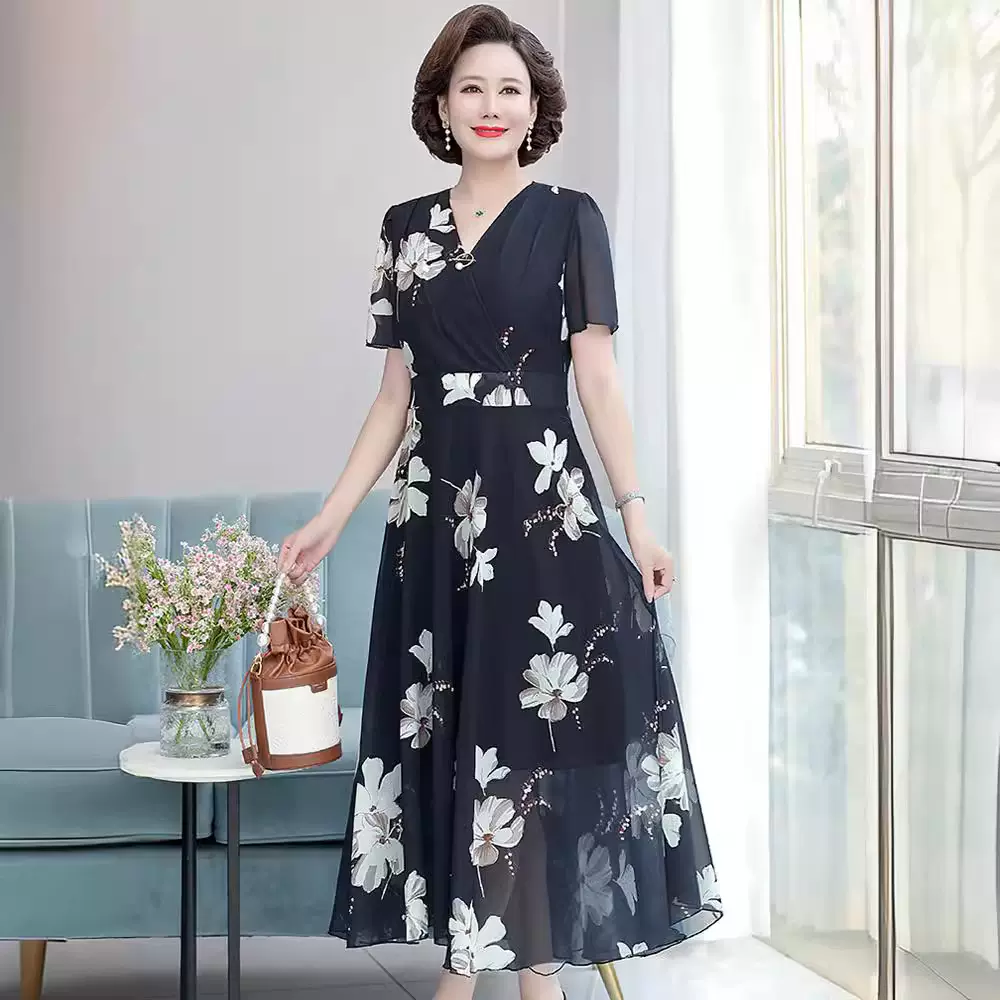 妈妈夏装短袖雪纺连衣裙中老年女装洋气2026新款时尚碎花长款裙子