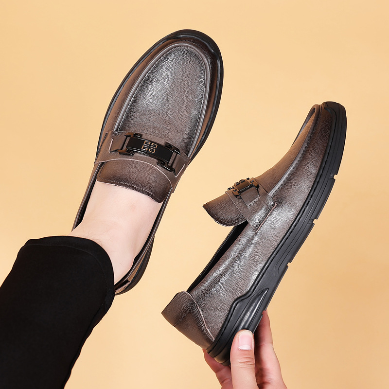 Primera capa de piel de oveja primavera nuevos hombres zapatos de cuero casuales zapatos de cuero genuino zapatos de hombre de mediana edad papá zapatos de hombre Zapatos individuales al por mayor