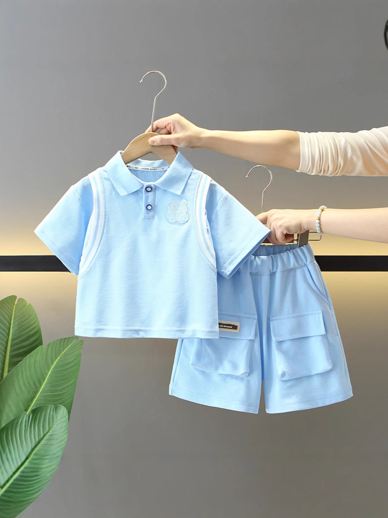 7880 traje de verano para niños 2025 nueva camisa POLO de manga corta para niños de dos piezas ropa de moda de verano para bebés