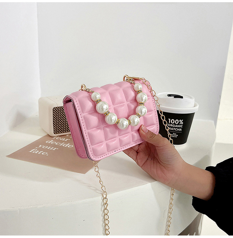 Kid's Mini Mini Pu Leather Solid Color Lingge Streetwear Pearl Square Flip Cover Crossbody Bag display picture 3