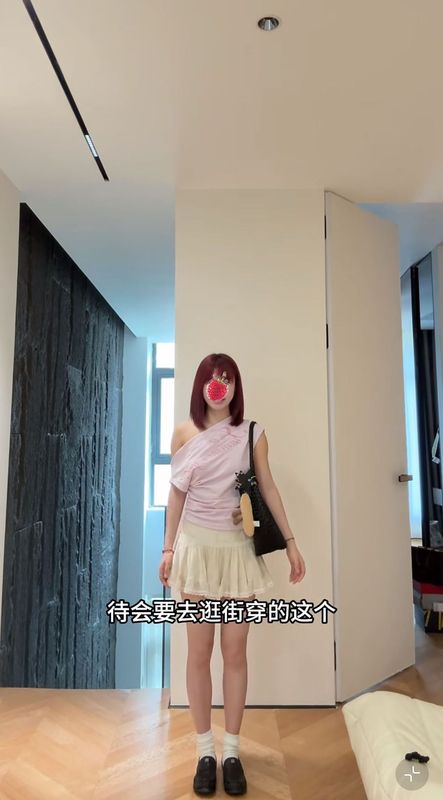 现货/宅女粉色亮闪闪字母斜肩不规则辣妹短袖T恤上衣女|undefined