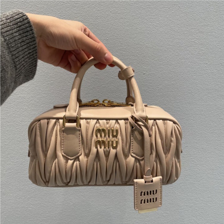 miu 新しいプリーツラムスキンボストンスモールボウリングレトロポータブルピローバッグシングルショルダークロスボディレディースバッグ|undefined