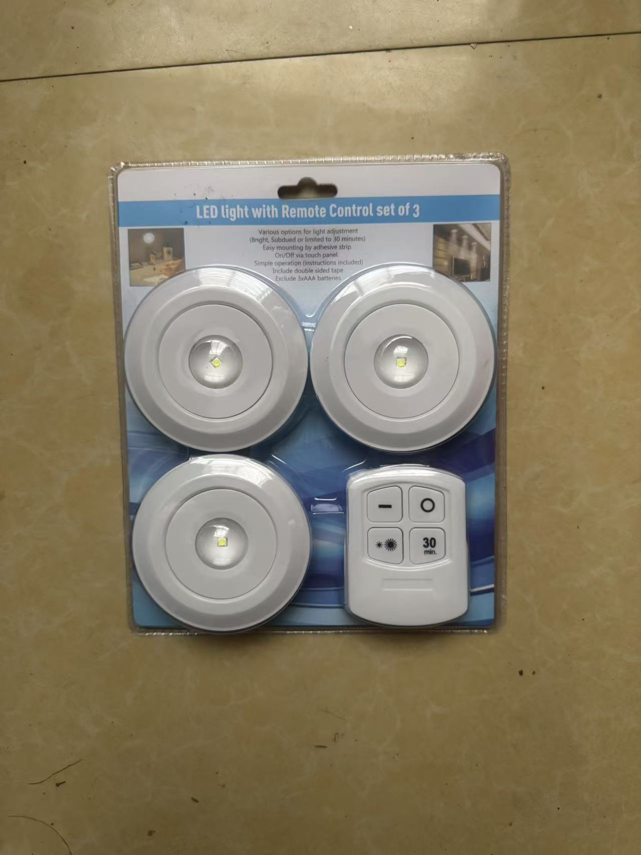 Productos transfronterizos COB control remoto inducción palpitante lámpara de cabezal de cama lámpara de alimentación lámpara de armario lámpara de armario lámpara de noche táctil