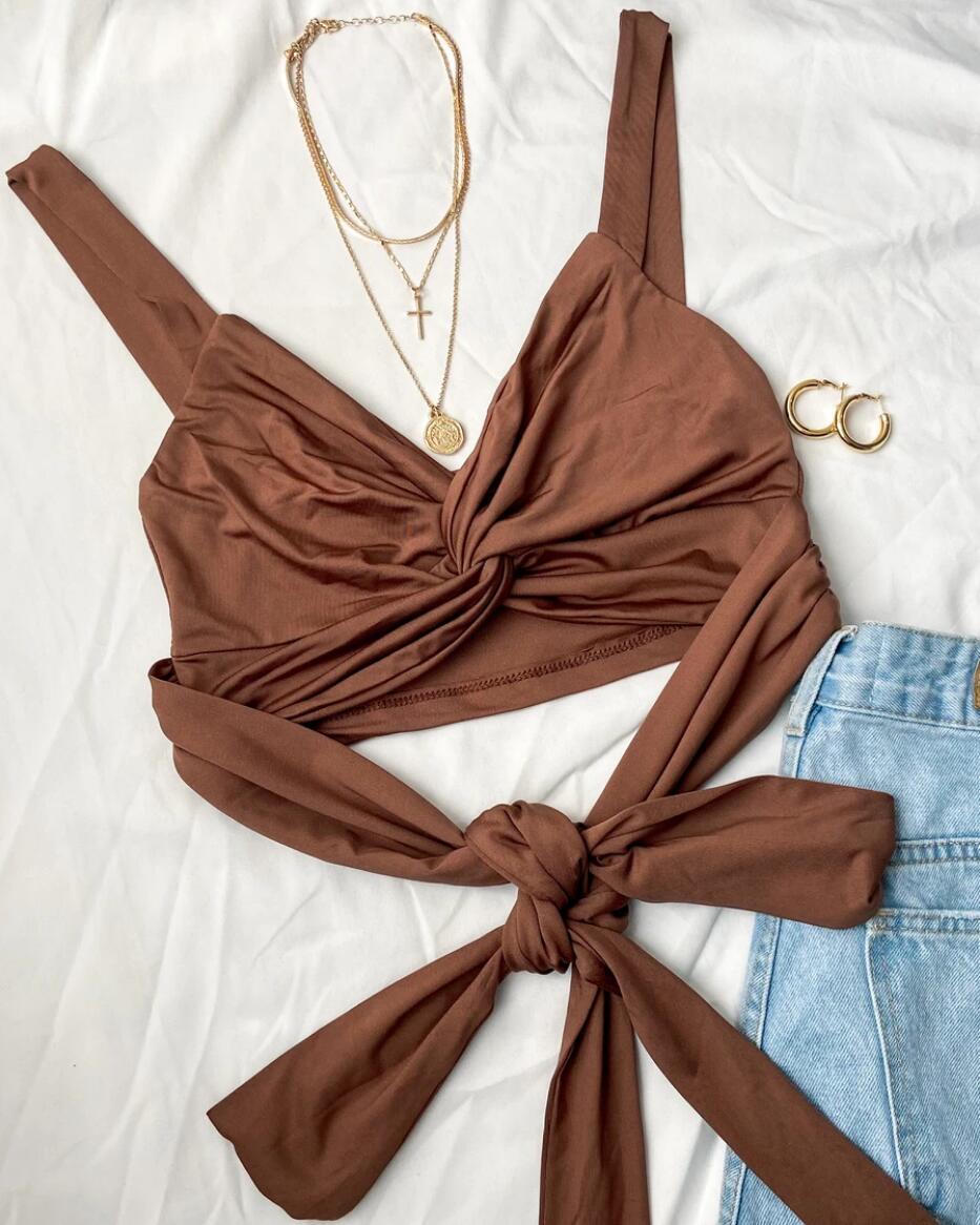 Charming Bow Detail