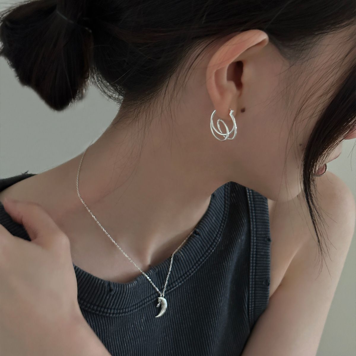 簡約精緻幾何耳環女個性獨特高級感銀針耳圈小眾設計秋季新款耳飾