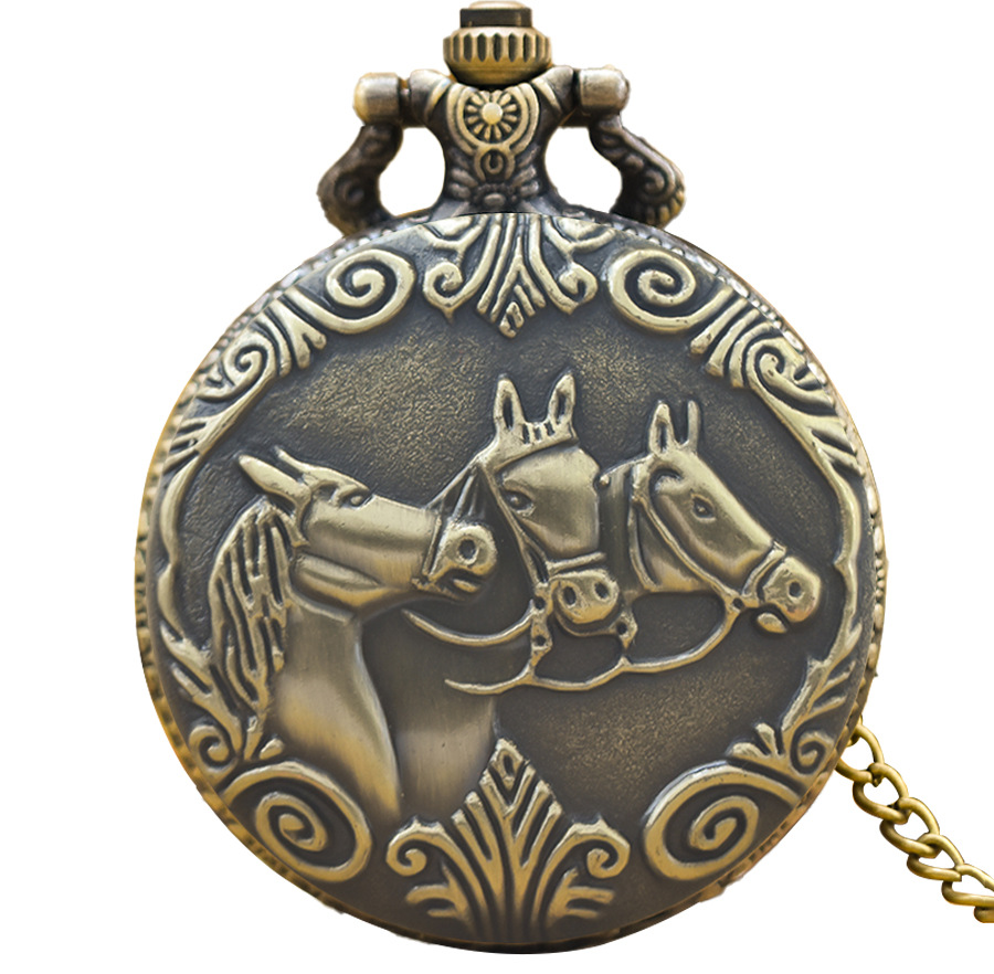 Venta al por mayor Nuevo bronce retro nostálgico tres carruajes de tres cabezas Carro de dos cabezas caballo gran reloj de bolsillo al por mayor