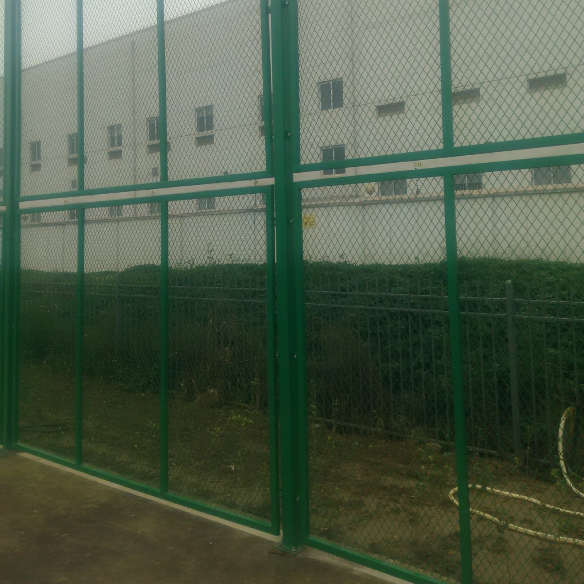 四川运动场篮球场围栏网 车间勾花网 围栏网 隔离防护网