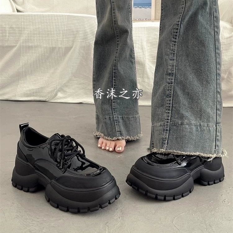 Женские туфли на толстом каблуке, черные, новая модель весны 2024 года, модные и универсальные, на толстой подошве, повседневные и стильные кожаные туфли для миниатюрных женщин.