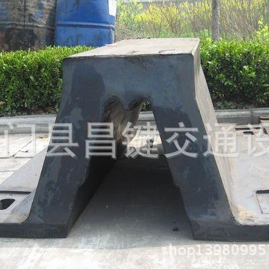 DA300*2000L护舷 DA型橡胶防撞护舷 拱型靠泊橡胶码头船用防撞条