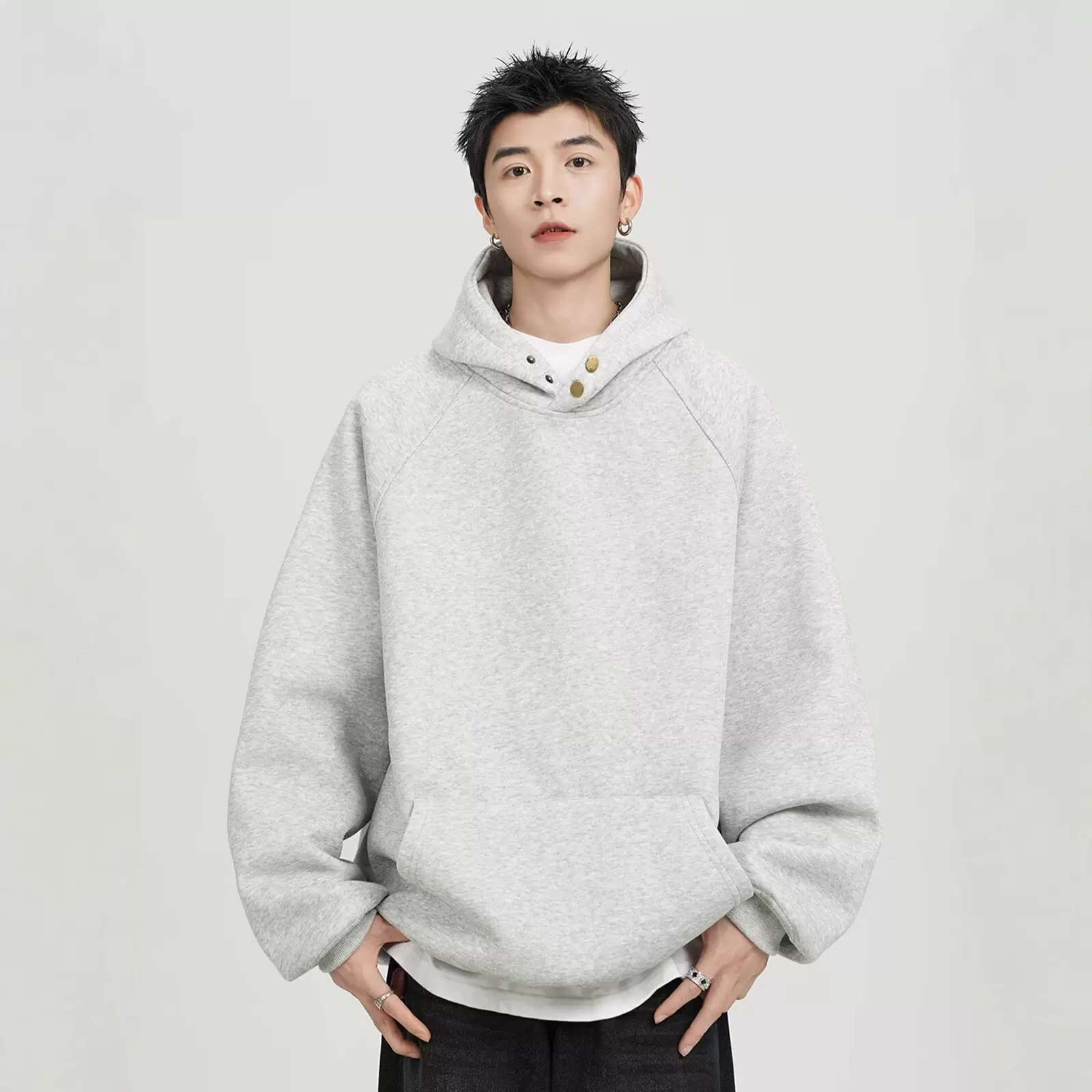 跨境外贸纽扣装饰连帽卫衣男秋冬款加绒宽松休闲纯色百搭美式外套