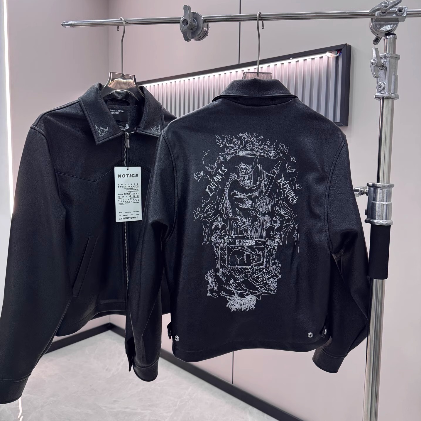 ERD GRJKD melancólico rico principio de amor de segunda generación teñido de piel de cordero bordado corto chaqueta de cuero abrigo