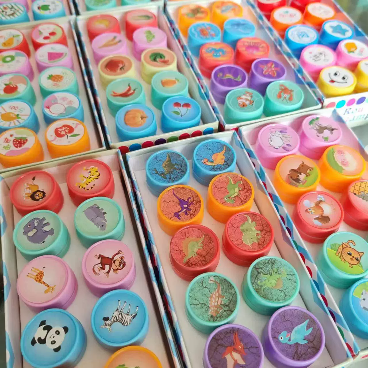 10 Детский день игрушка штамп костюм канцелярские товары мультфильм милый маленький динозавр животное детский сад награда атомный штамп