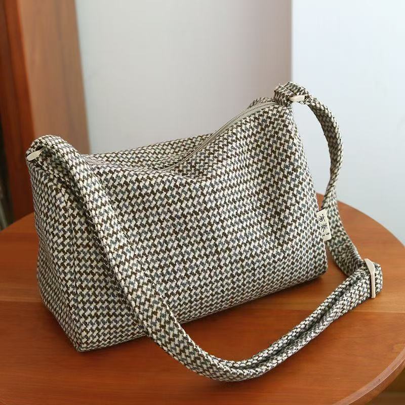 Original High-End Spring/Summer Crossbody Bag for Women 2026 New Model Versatile Ultra-Light Shoulder Bag Lightweight Commuter Bag