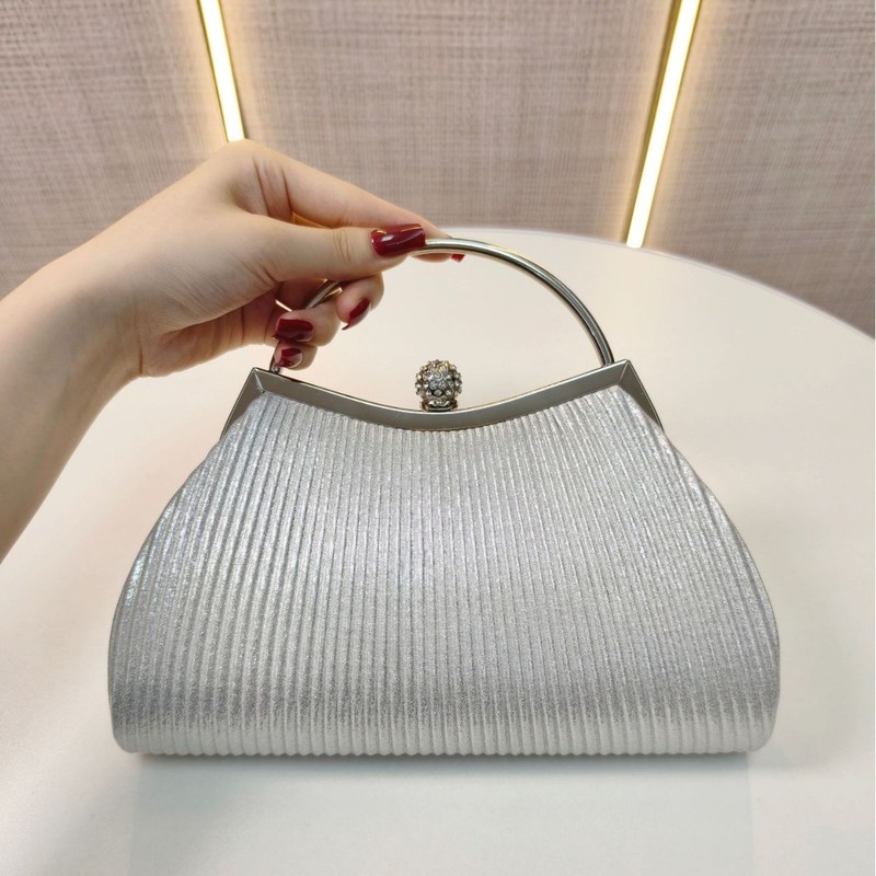新商品のイブニングバッグ宴会のカバンにはドリルのドレスが入っています。|undefined
