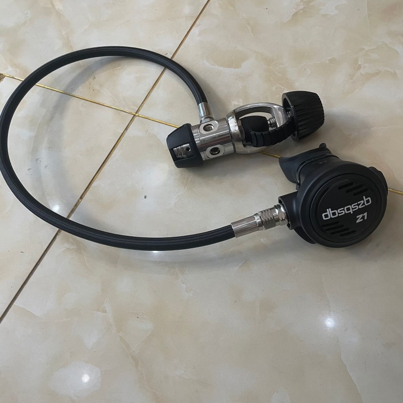 Buceo primero y segundo nivel cabeza válvula reductora de presión respirador regulador de espera Profundidad de presión triple medidor de equipo de buceo conjunto completo