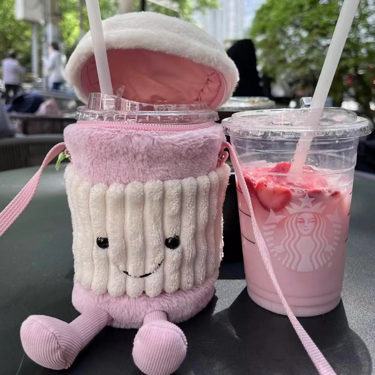 2024新款毛绒卡通奶茶包 萌趣可爱动物造型玩偶包单肩斜跨包杯套