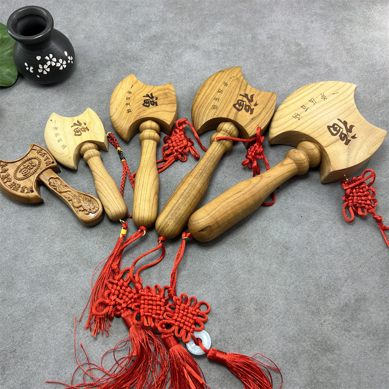 桃木の斧のメーカーは両面の福の字の観光地区の屋台の工芸品の文を卸売りして置物の家庭の客間のペンダントを遊びます。|undefined