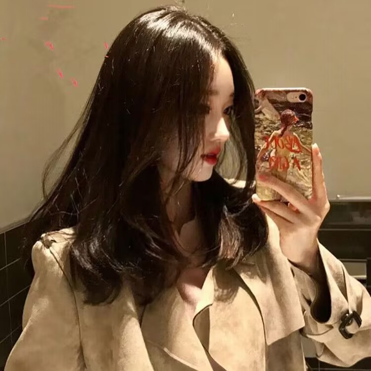 Amazon New Fashion Wig Medium Length Straight Hair Center Parting Inward Curls V Shaped Bangs Synthetic Clip-in for Daily Use_voghion.com