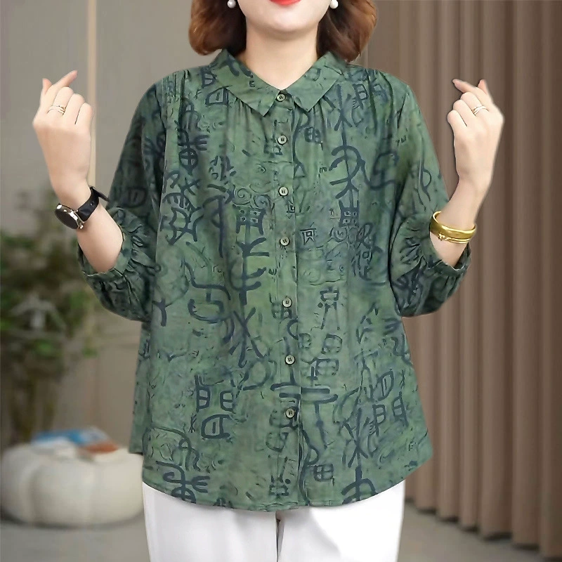 Высококачественная льняная текстура для мам среднего и пожилого возраста, зеленая рубашка в стиле ретро, ​​женский свободный топ больших размеров, весна 2025, новинка