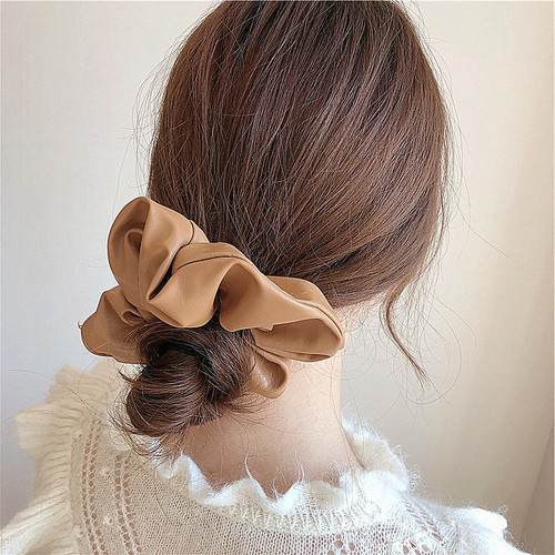 Korean new autumn and winter gentle milk tea color leather hair accessories, elegant and elegant pu leather large intestine hair ring leather hair rope