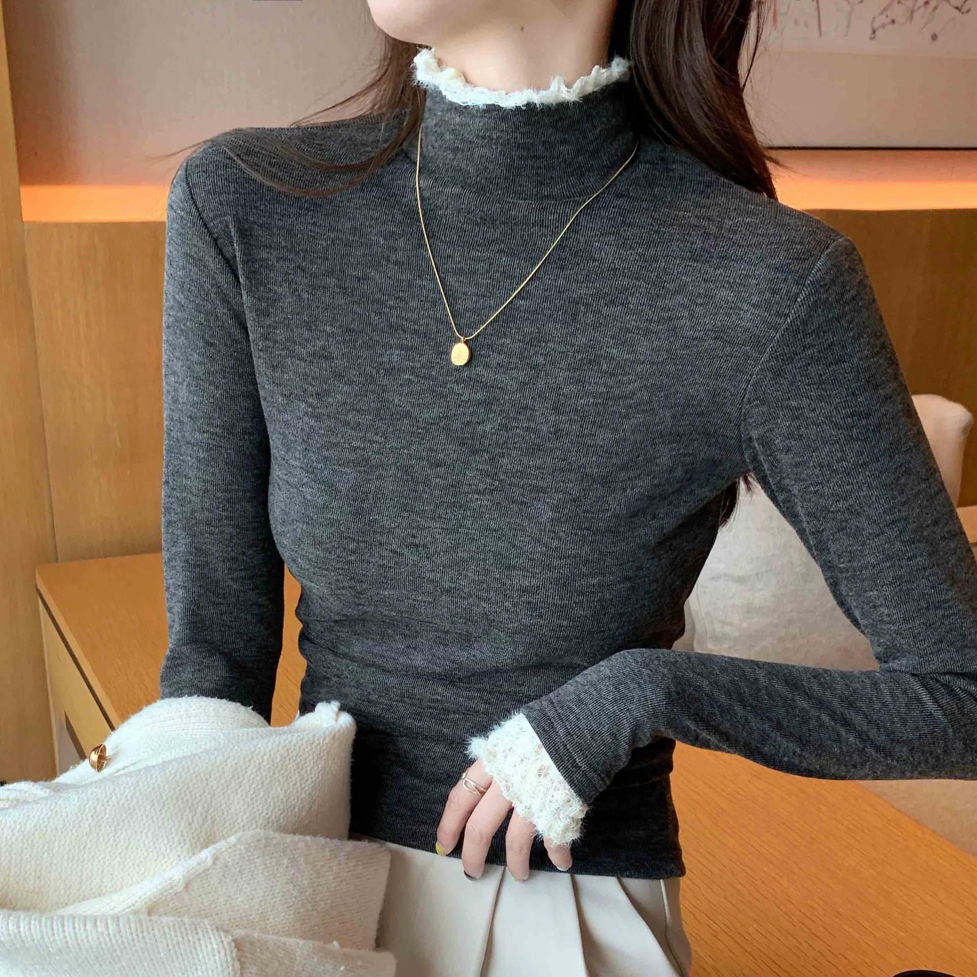 Вязаный свитер женский, кружевной воротник-стойка, slim fit, приятный к телу