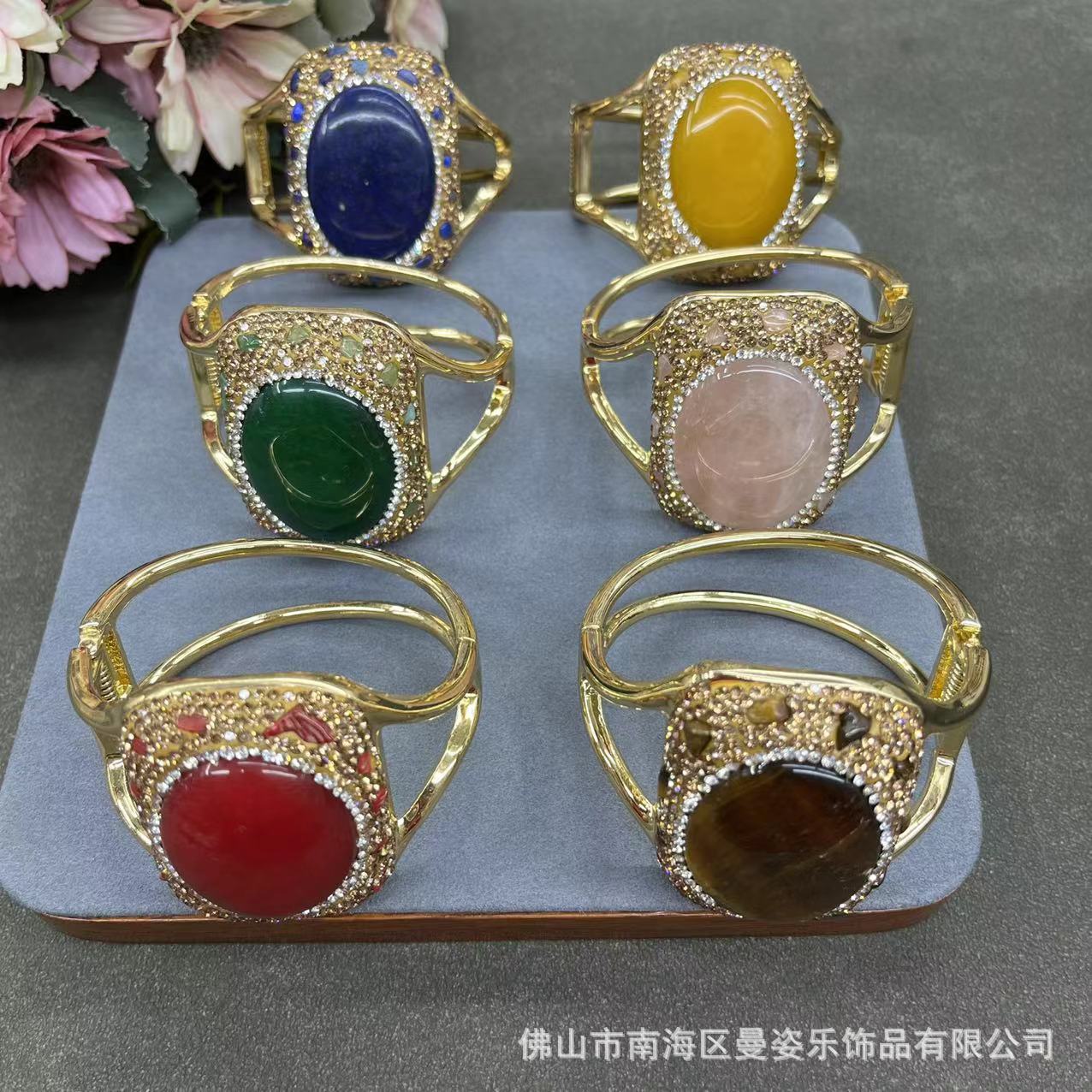 新品天然石手镯高端大气马来玉戒面镶嵌活口手环保色电镀海外首饰