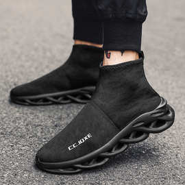 跨境袜子鞋男时尚一脚蹬轻便飞织透气麻花底休闲运动鞋冷粘鞋批发