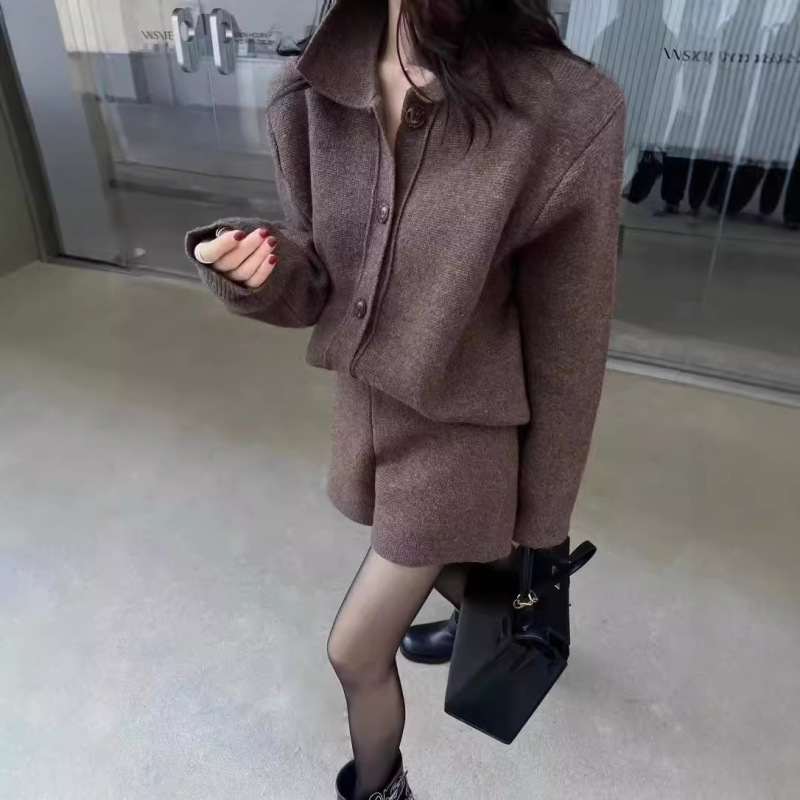 韩系新款时尚针织套装减龄显瘦翻领毛衣开衫配a字针织短裤两件套|undefined